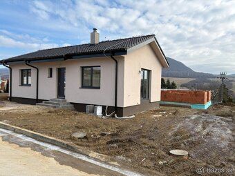 Ponúkame na predaj 3 - izbový rodinný dom s pozemkom v cene 