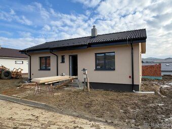 Ponúkame na predaj 3 - izbový rodinný dom s pozemkom v cene 