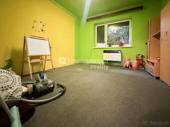 F001-12-VESZ 
Na predaj poschodový rodinný dom v obci Vlčany