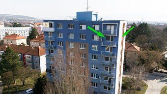 Ponúkame na predaj priestranný a svetlý 3-izbový byt vo vyhľ