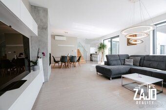 Ponúkame vám vo výhradnom zastúpení klienta luxusný 5 izbový