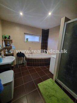 Predáme rodinný dom po čiastočnej rekonštrukcii v centre obc