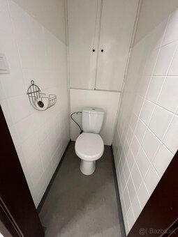 Dlhodobý prenájom – 1-izbový byt s balkónom, ulica J. Kráľa,