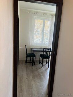 Dlhodobý prenájom – 1-izbový byt s balkónom, ulica J. Kráľa,