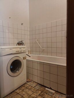 Ponúkame Vám na predaj 3 izbový tehlový rodinný dom v tichej