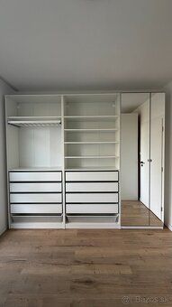 Prenájom 3,5 izbového bytu – Topoľčany, Východ. Byt má 74m2.