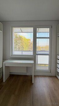 Prenájom 3,5 izbového bytu – Topoľčany, Východ. Byt má 74m2.