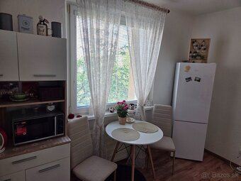 Priestranný a svetlý trojizbový byt o celkovej výmere 71,9 m