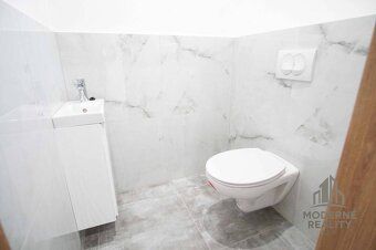 Moderné Reality ponúka na predaj 3-izbovú novostavbu rodinné