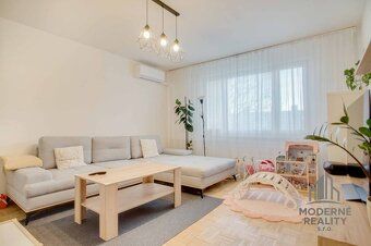 Moderné Reality ponúka na predaj 3-izbový byt na sídlisku JU
