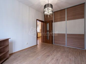 Moderný 2 izbový byt s vlastným dvorom a parkovaním -Dunajsk