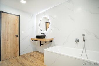 Exkluzívne na predaj: Moderná 4-izbová NOVOSTAVBA v obci Žda