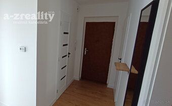 Typ: 3-izbový byt Ulica: . Obec: Nové Zámky
🏡 Moderný 3-izbo