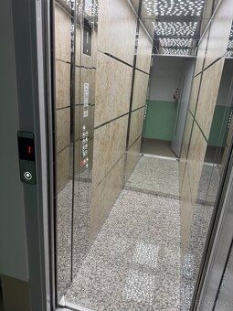 Predám 3 izbový byt vo výmene 79 m² na ulici J. Jesenského s