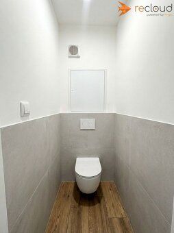Ponúkame na predaj priestranný a svetlý 3-izbový byt s balkó