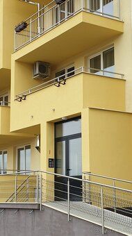 Ponúkam na prenájom 2-izbový byt s veľkou loggiou a podzemný