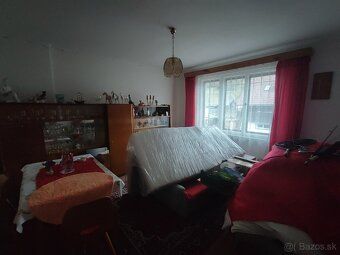 Na predaj polovica dvojdomu v obci Nižná Boca.
Dom má samost