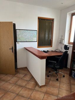 Ponúkam na prenájom alebo predaj budovu v Žiari nad Hronom, 