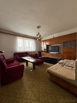 Ponúkam na predaj rodinný dom s pozemkom 446m2 135000€ + mož