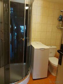 Ponúkame na predaj vidiecky, rodinný domček v obci Vyhne. Di