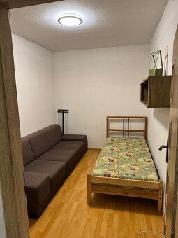 Predam 3 izbovy byt , prerobeny na 4 izbovy, 82m2, prve posc