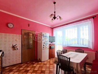Na PREDAJ rodinný dom s pozemkom 3401 m2 - potenciál pre ďal