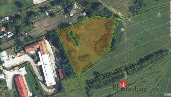 Ponúkame na predaj rozsiahly pozemok s výmerou 5746 m² v obc