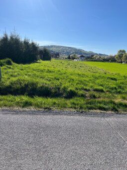 Predám stavebný pozemok o výmere 1600m2. Nachádza sa v Detve