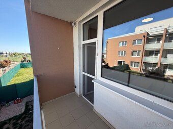 Ponúkam na dlhodobý prenájom moderný, kompletne zariadený 2-