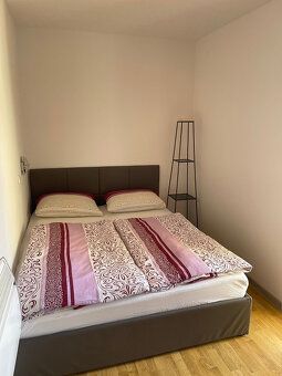 LaHoREAL.eu ponúka na predaj trojizbový zariadený apartmán b