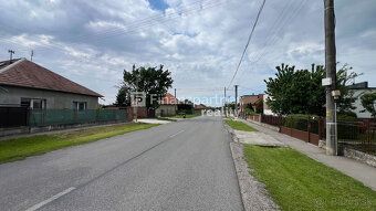 F439-14-MAT3 
Na predaj stavebný pozemok v obci Veľká Maňa, 