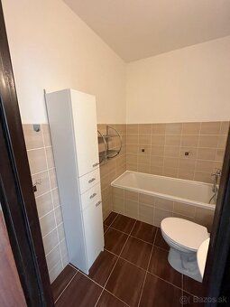 🏡 INZERÁT NA PRENÁJOM (SK)
Na prenájom: 1-izbový byt s krásn