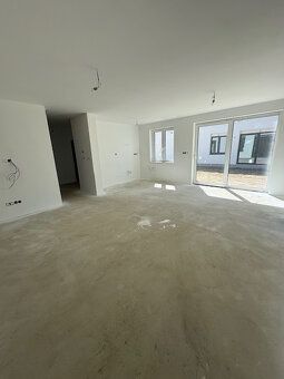 Ponúkame na predaj Novostavbu moderý 5-izbový tehlový rodinn