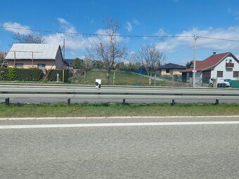 Ponúkam na predaj pozemok 3000 m2 na Pereši. Pozemok sa nach
