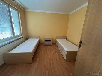 Ponúkam na prenájom 3-izbový zariadený slnečný byt s balkóno