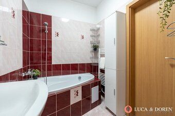 Ponúkame na predaj kompletne zariadený 2-izbový byt o výmere
