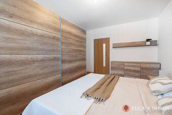 Ponúkame na predaj kompletne zariadený 2-izbový byt o výmere