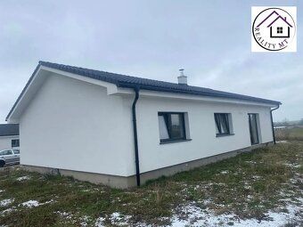 V zastúpení klienta ponúkame na predaj šesť murovaných 4-izb