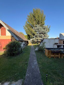 Predáme RD situovaný v centre dediny Križovany nad Dudváhom 