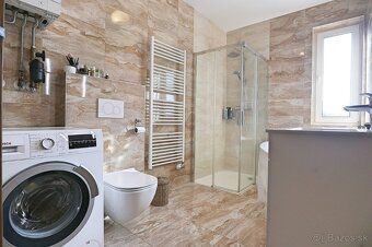 Ponúkame na predaj priestranný 4-izbový byt v širšom centre 