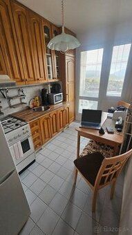Predám 2 izbový byt s balkónom, poschodie 6/7, 50m2 s úžasný