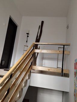 Ponúkam na prenájom kompletne zariadený päťizbový rodinný do