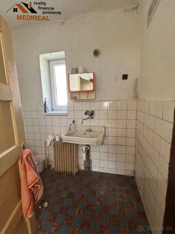 Realitná kancelária ponúka na predaj murovaný rodinný dom si