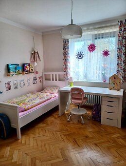 Ponúkame na predaj svetlý 3-izbový byt s výborne riešenou di