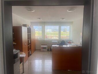 Administratívna budova č.s. 1326 na parc. KN-C č. 1470/76 k.