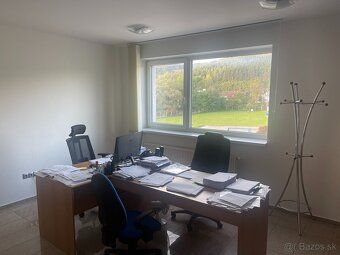 Administratívna budova č.s. 1326 na parc. KN-C č. 1470/76 k.
