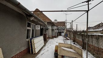F006-12-SIRA3a
Na predaj rodinný dom s pozemkom rozlohy 1364
