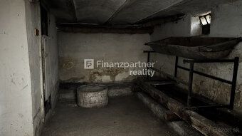 F006-12-SIRA3a
Na predaj rodinný dom s pozemkom rozlohy 1364