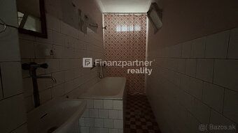 F006-12-SIRA3a
Na predaj rodinný dom s pozemkom rozlohy 1364
