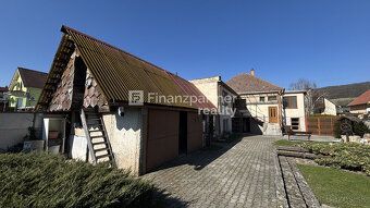 F032-12-SIRA3   Na predaj 3 + 2 izbový rodinný dom s pozemko